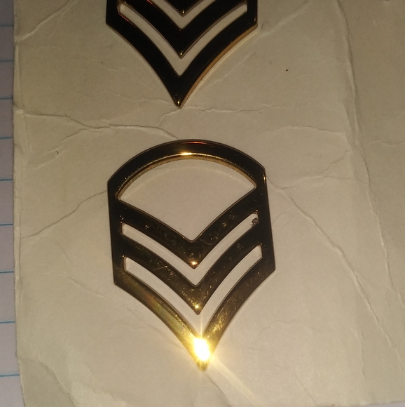 🇺🇸 Army & Air Force Enlisted Staff Sgt pins - Picture 3 of 4